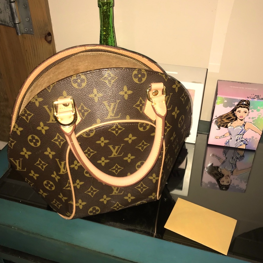 Louis Vuitton ellipse bag